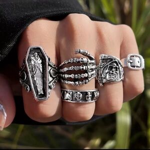 Dark Vintage Punk Skull Therapist Buckle Ring Set Women's Elegant Jewelry Acc